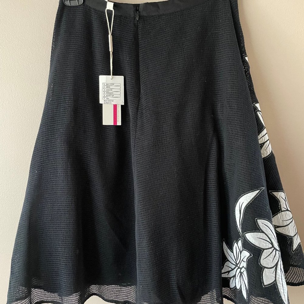 Anthropologie Contrabloom Floral Tulle Skirt By Tracy Reese size 8P Petite NWT - Picture 7 of 8